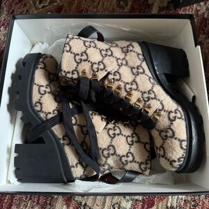 Gucci Women's Beige and Black Combat Boots